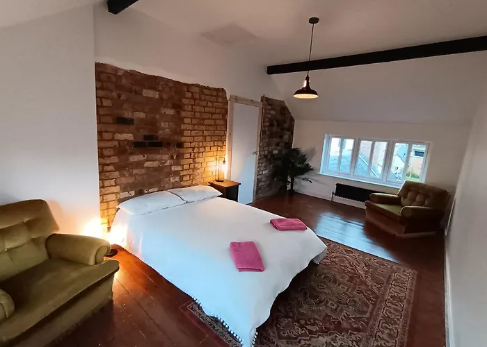 Northampton Oasis - 4 Bedroom House