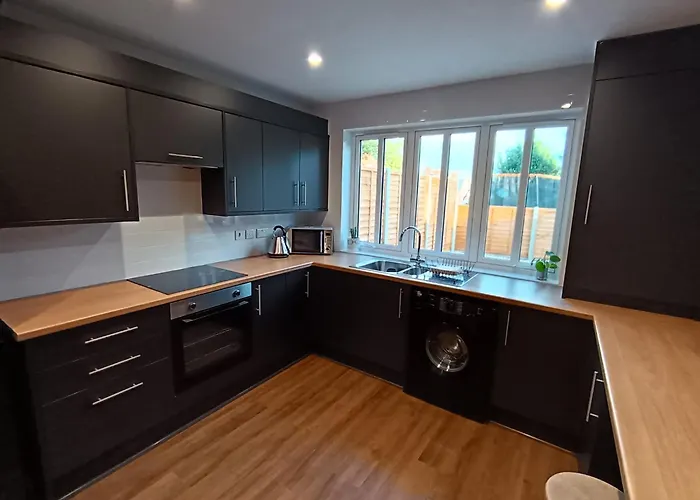 Northampton Oasis - 4 Bedroom House