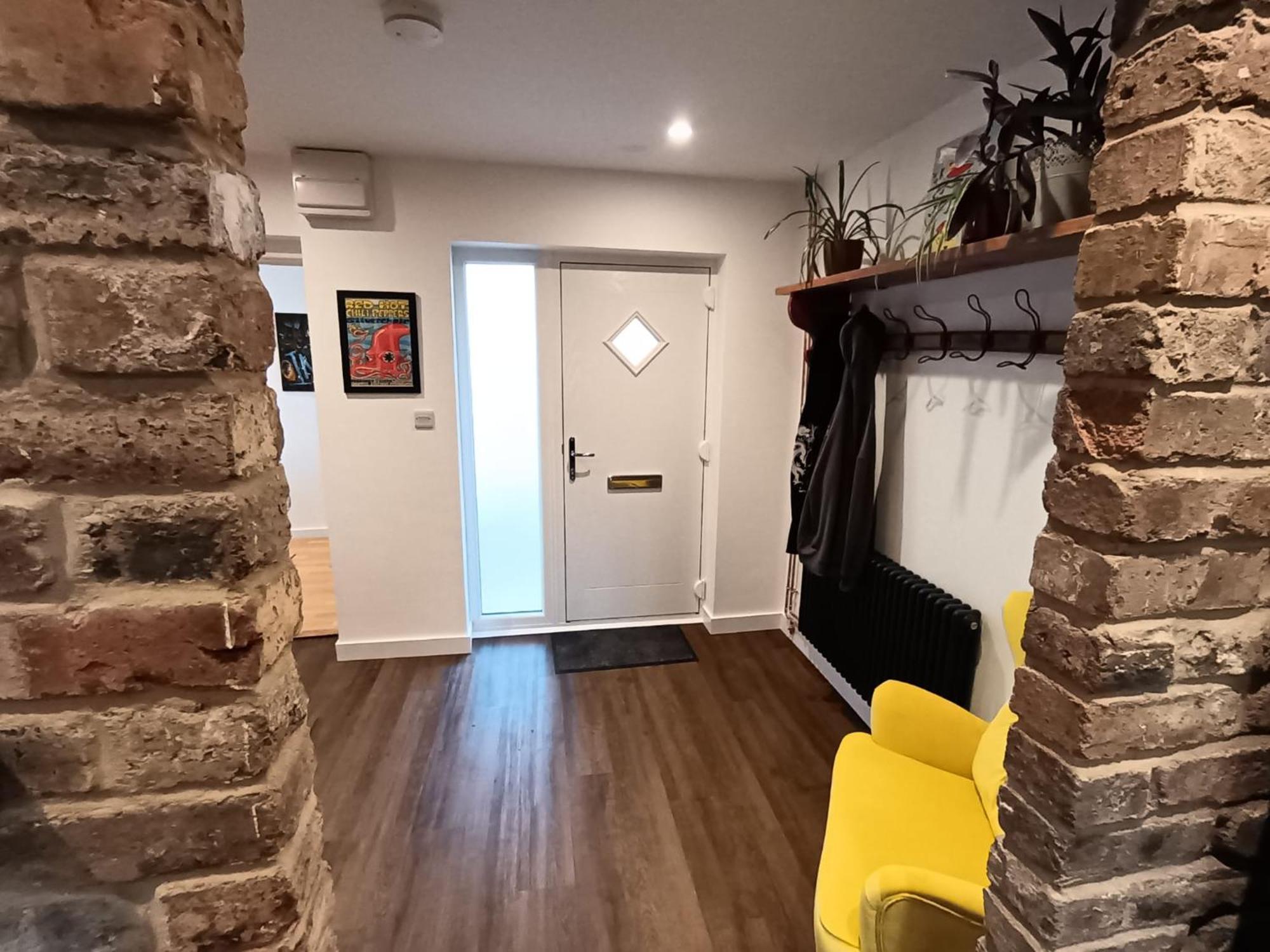 Oasis - 4 Bedroom House Northampton